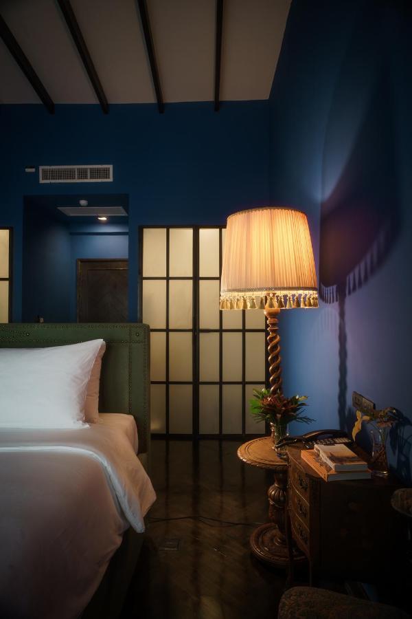 Baan Tuk Din Hotel Bangkok Exterior photo