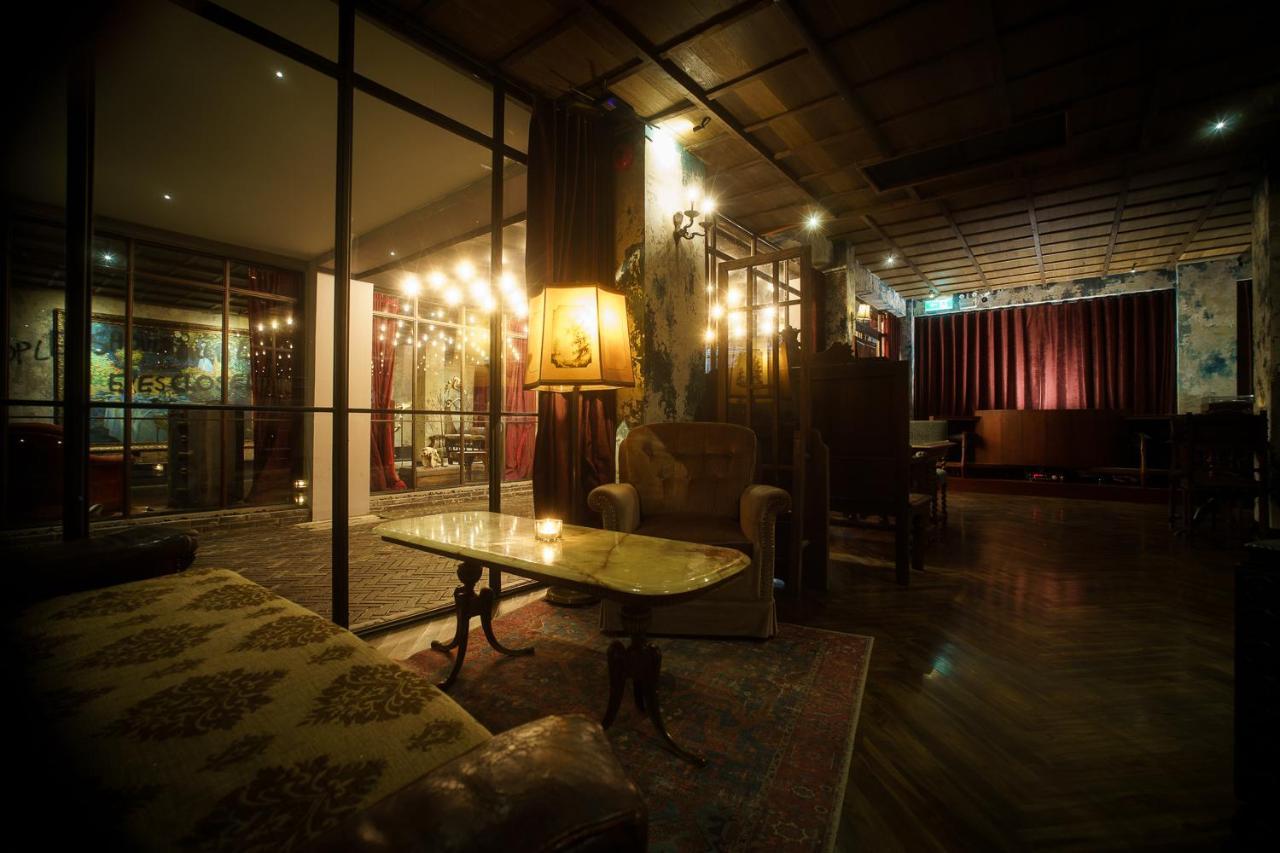 Baan Tuk Din Hotel Bangkok Exterior photo